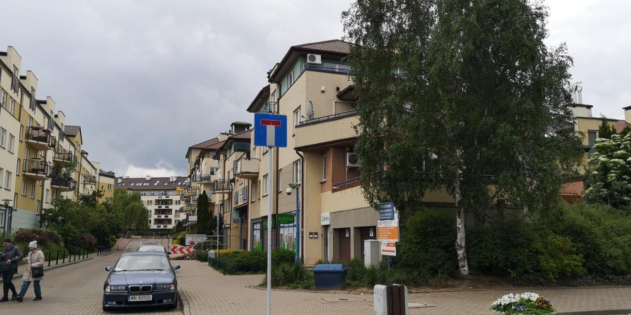 Classic Apartament Metro Kabaty Varsovie Extérieur photo